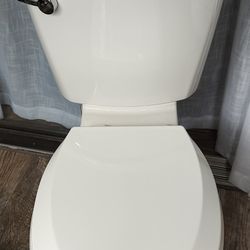 Toilet American Standard Good Condition 