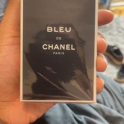 Chanel De Bleu