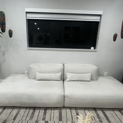 Modern Low-Profile Sofa – Neutral Designer Style 