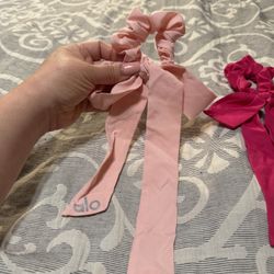 Alo Scrunchie