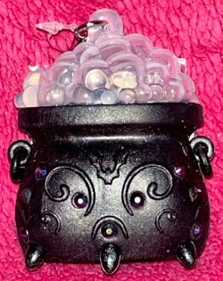 Bath & Body Works 2025 Halloween Light Up Color Changing Cauldron Pocketbac Hand Sanitizer Holder NEW!