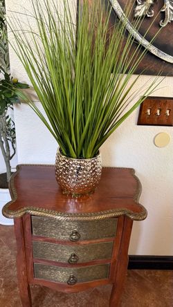 Artificial plant, like new