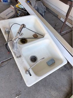 Koehler CI sink & Delta faucet