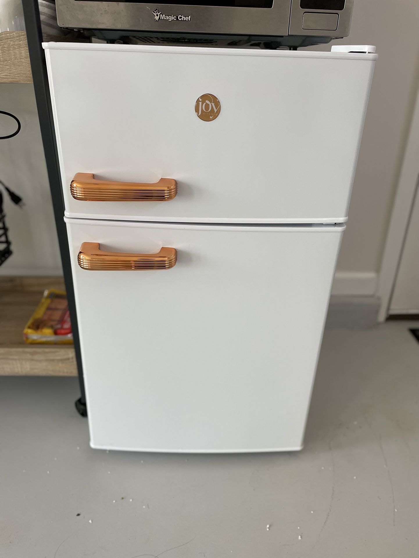 BRAND NEW Modern Mini White Fridge With Freezer Top (3.1 Cu Ft)