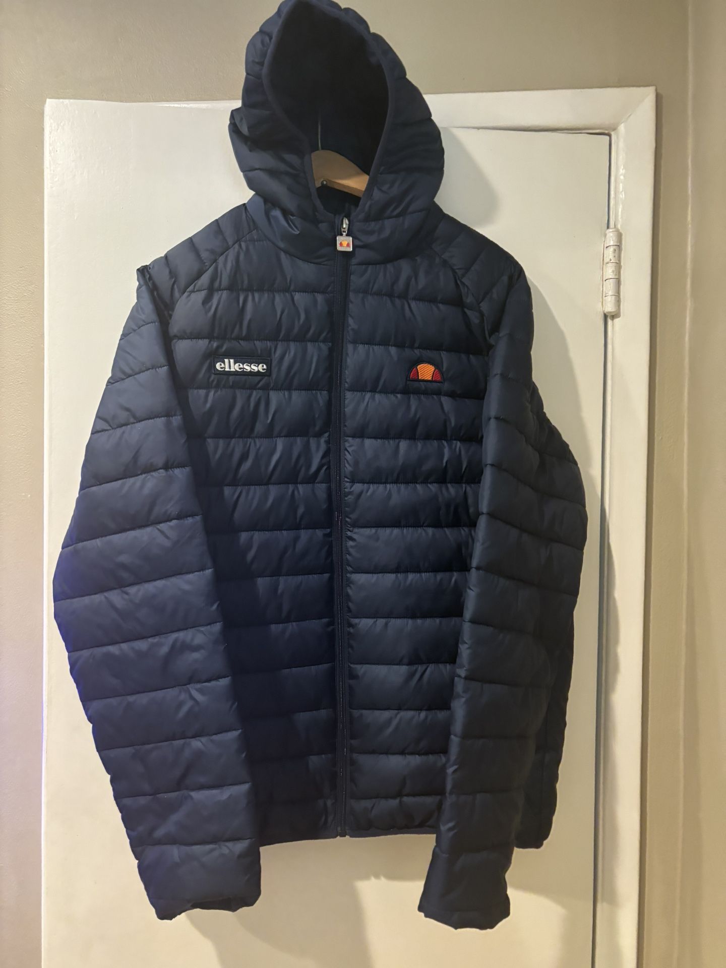 Price ⬇️ 25%: Flawless 2024 Ellesse Hooded Puffer Jacket - Navy - Men’s Large