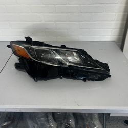 2018-2022 Toyota Camry Right Passenger Side Headlight