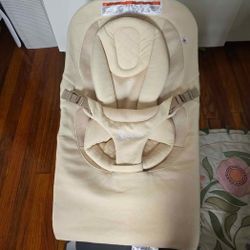 Ergobaby Evolve Bouncer With Infant Insert