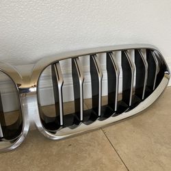 BMW 8 Series Chrome Grill 2019 New In Box