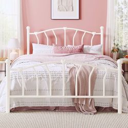 14 Inch Queen Size Heart Shaped Metal Platform Bed Frame with Headboard and Footboard, Under-Bed Storage Space, Noise-Free Mattress Foundation, No Box