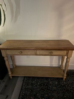 Wood entrance table with 2 drawers