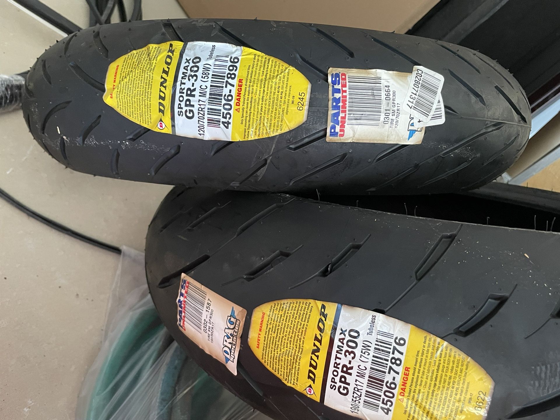 (NEW) Front & rear sports bike motorcycle tires