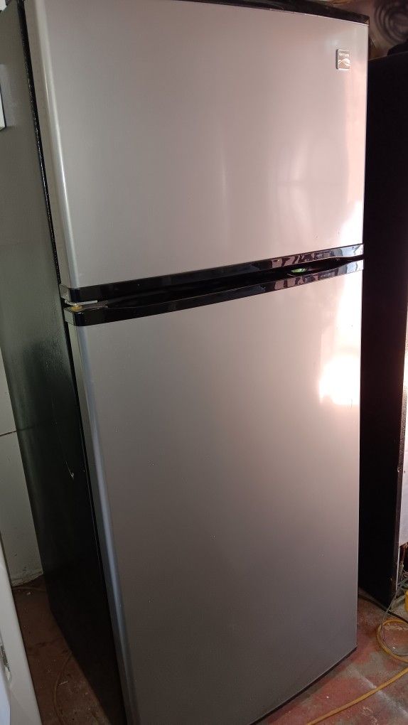 KENMORE STAINLESS STEEL REFRIGERATOR for Sale in Atlanta, GA OfferUp