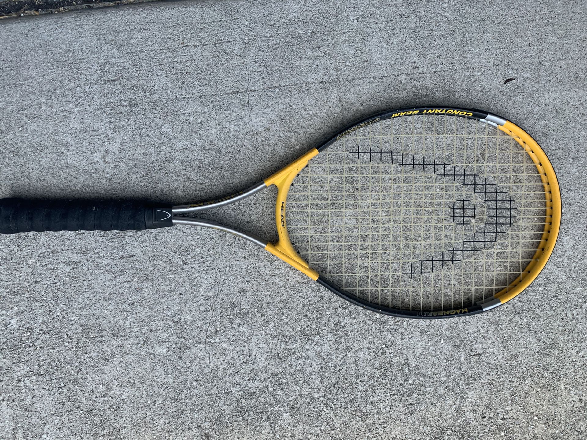 Head tennis racket