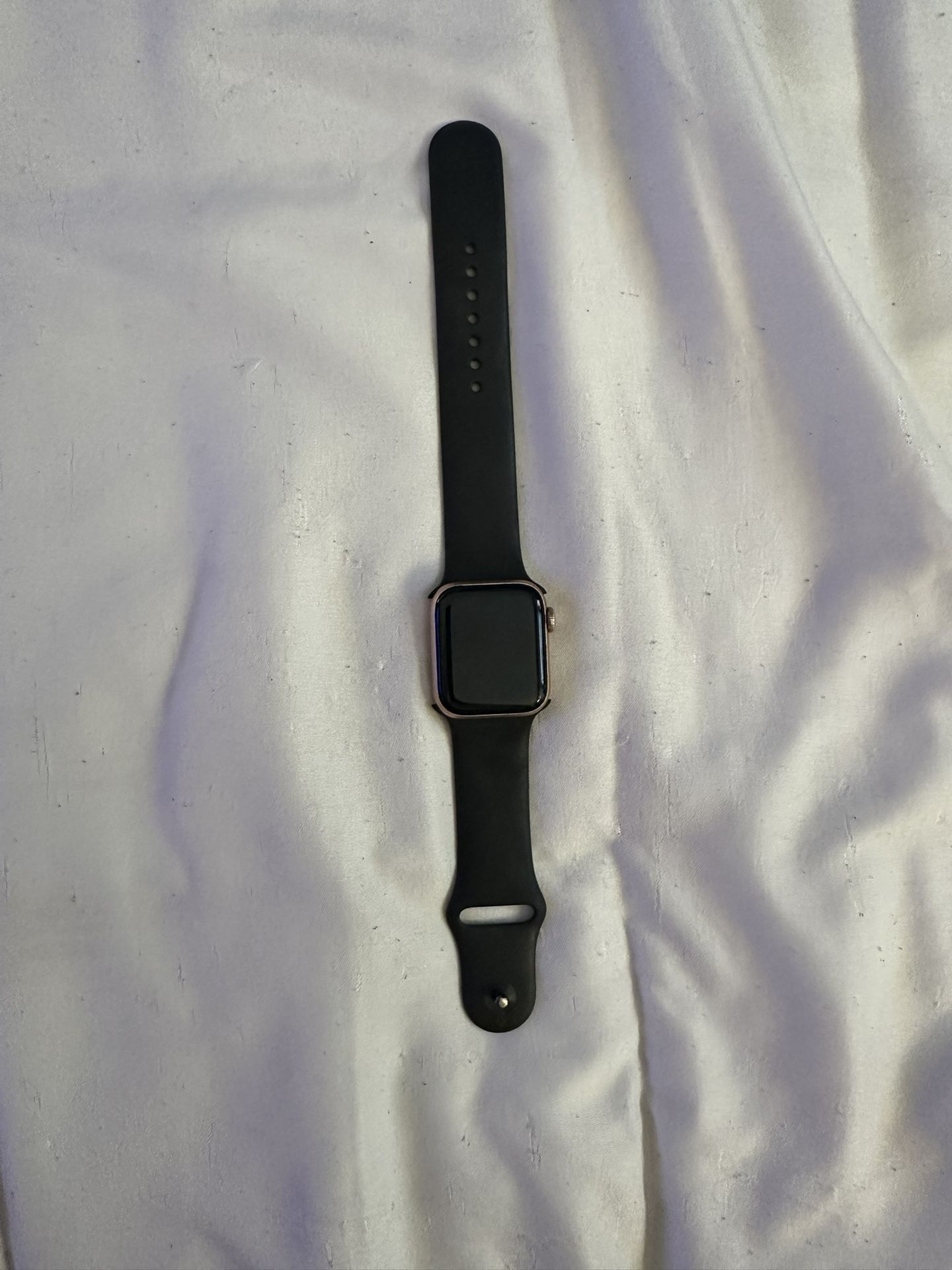 Apple Watch SE Aluminum Case (2022)