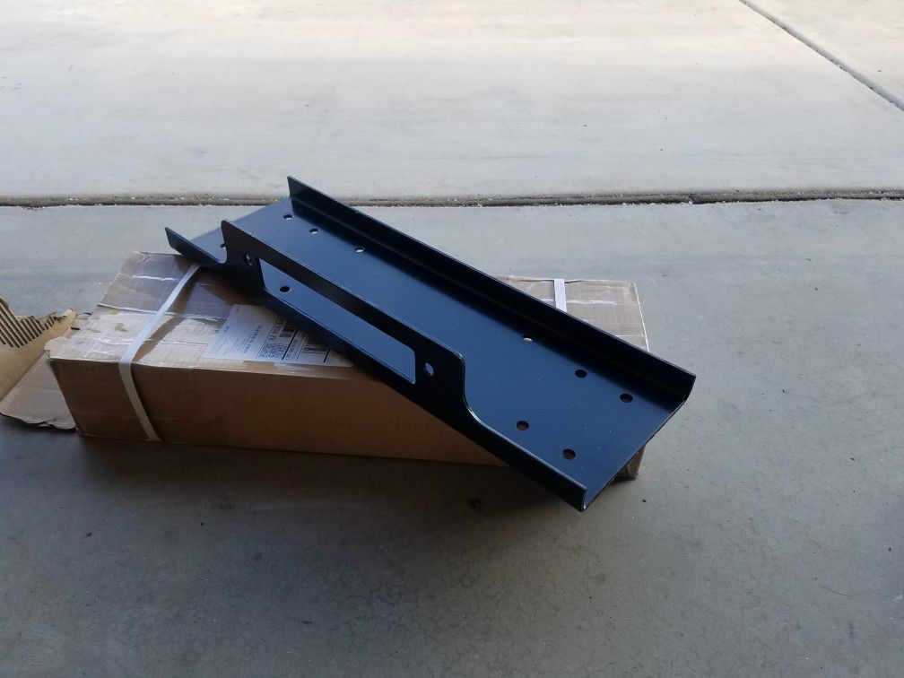 Brand new winch bumper for full size Chevy Jeep Universal winch mount brand new