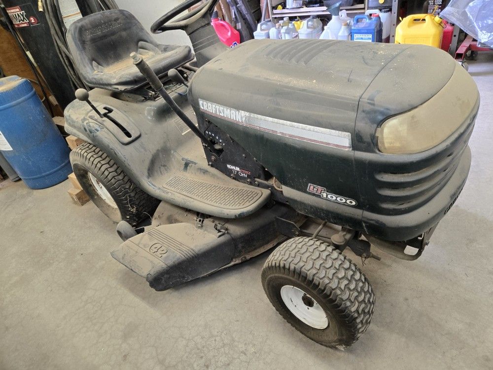 Craftsman LT1000 Riding Mower Lawn Tractor