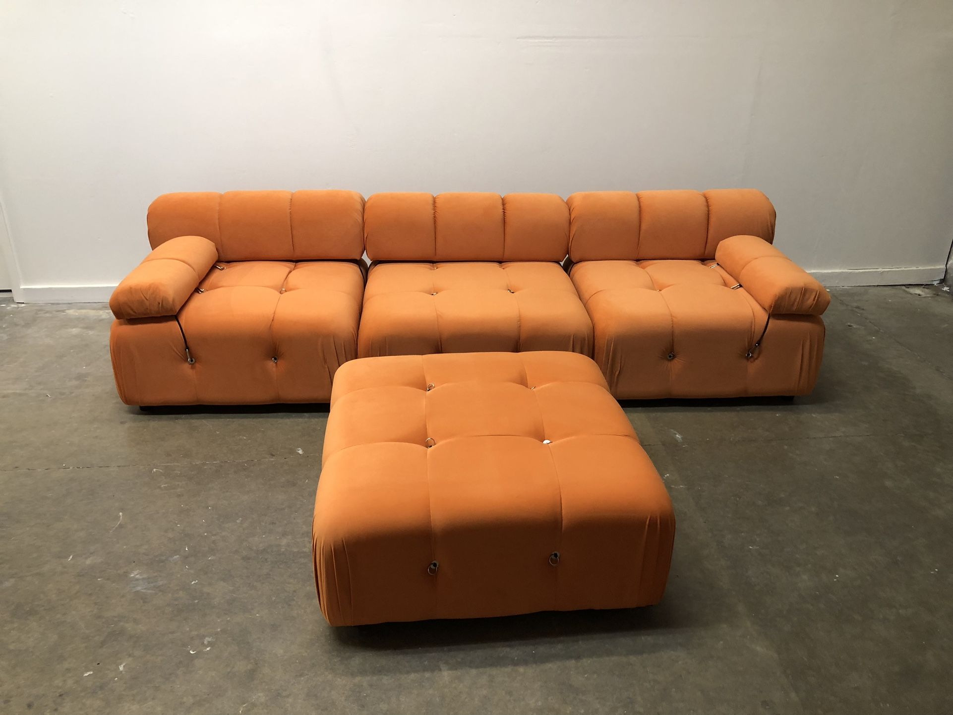 FREE DELIVERY- Modern 4 Piece Sectional 