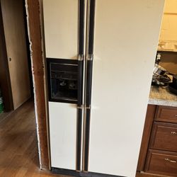 Kenmore Refrigerator 