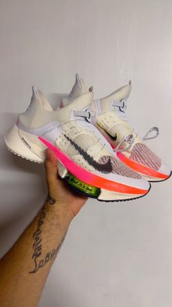 Nike Tempo Next% Flyease 