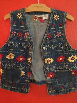 EMBROIDERED RETRO DENIM VEST