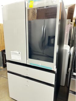Samsung. Bespoke. 4-Door Smart Refrigerator with Family Hub 36”