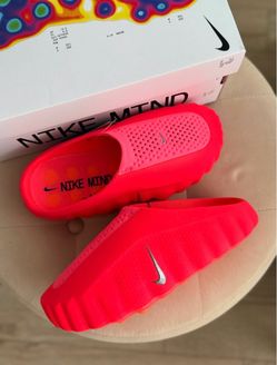 Nike Mind 001 Solar Red