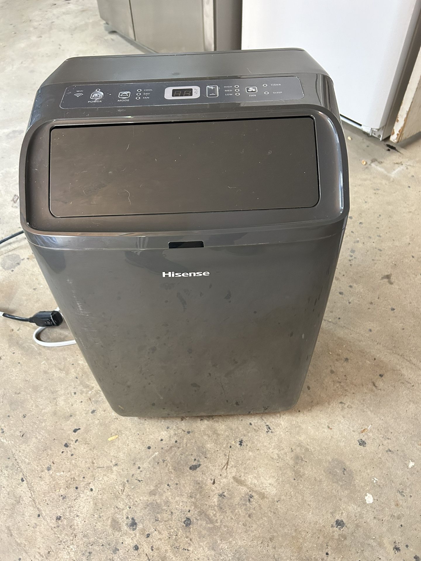 PORTABLE AIR CONDITIONER