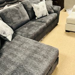 Deep Chaise Beautiful Sectional!