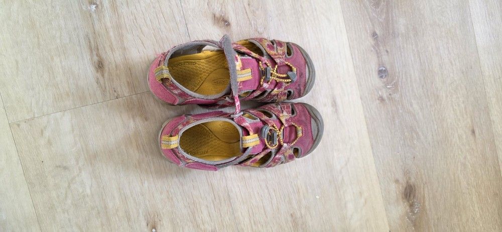 Keen Gently Used Size 2 $15