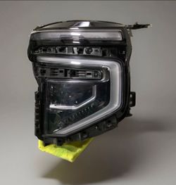 2025 2026 CHEVY TAHOE SUBURBAN 1500 RIGHT HEADLIGHT USED OEM 7 Pin (contact info removed)8