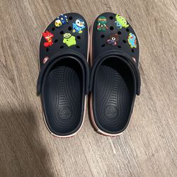 Crocs Men6/ Women8