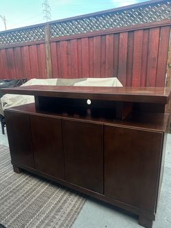 Solid wood drawer with shelves