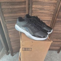Nike Air Jordan 11 CFMT space jam low
$70