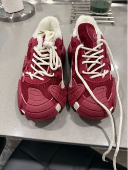 Sport shoes