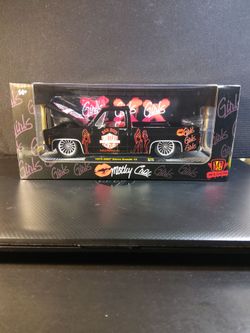 M2 Machines 1:24 1976 GMC Sierra Grande 15 Motley Crew