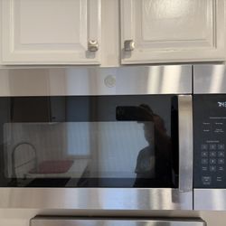 GE Over-the-Range Microwave Oven – Model JVM3160RF9SS