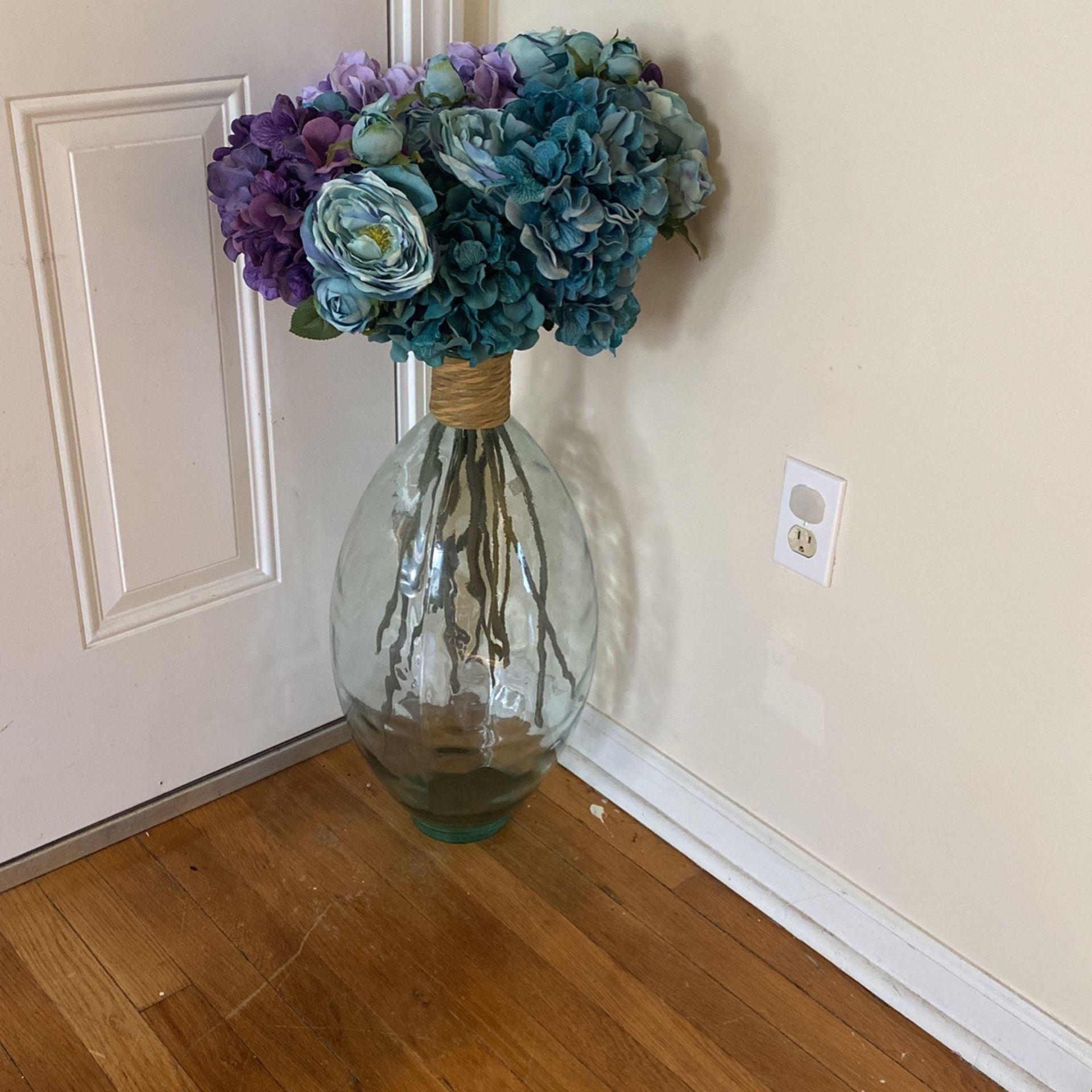 Vase With Or Without Flowers