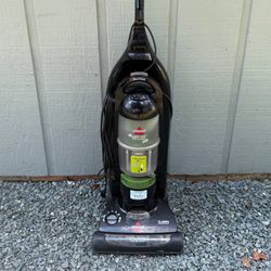 Bissell Lift Off Multi Cyclonic Pet Bagless Vacuum