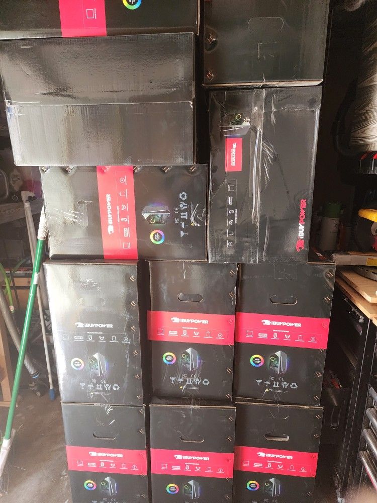 IBUYPOWER Computer Cases.