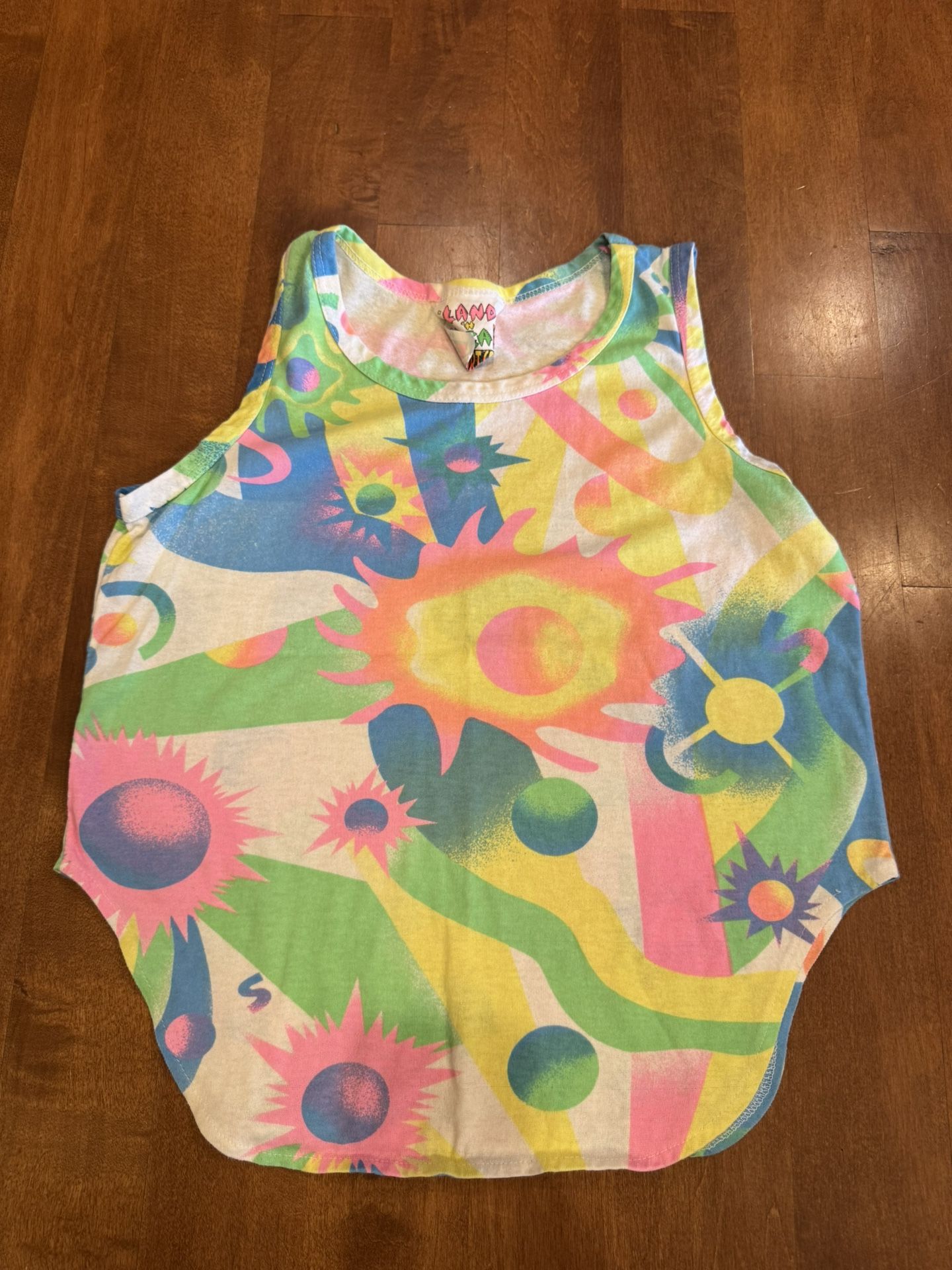 Women’s vintage Y2K 90s tank top shipping available
