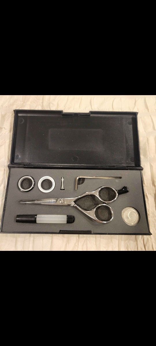 Centrix Scissors