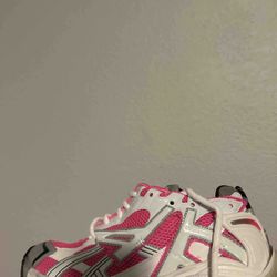 balenciaga runners only ship