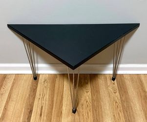 Vintage Postmodern Scandinavian Pin Age Triangular Hairpin Legs Corner Accent Side Table