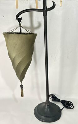 Pottery Barn Moroccan Beautiful Table Lamp 