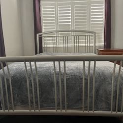 Queen Size Metal Bed