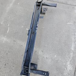 Volkswagen jetta front rebar oem
