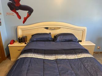 Bedroom Set: Adjustable Queen / King Headboard with 2 Nightstands, Dresser with mirror, Chest of 5 drawers