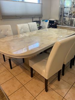 8 seat Dining Table & matching china cabinet