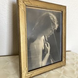 🌿 Beautiful lady antique framed photo 