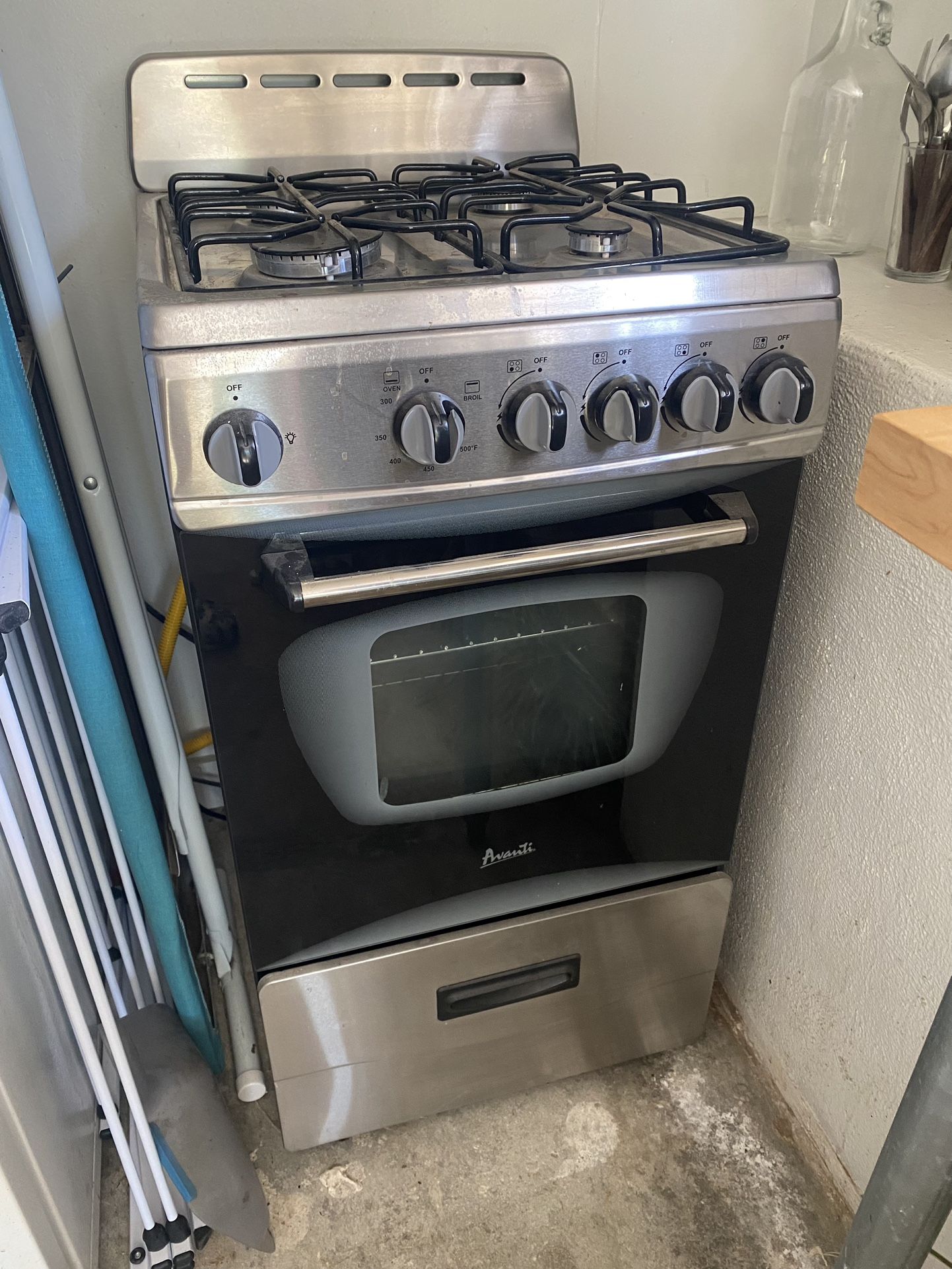 Avanti 20” 4 Burner Gas Stove for Sale in Los Angeles, CA OfferUp